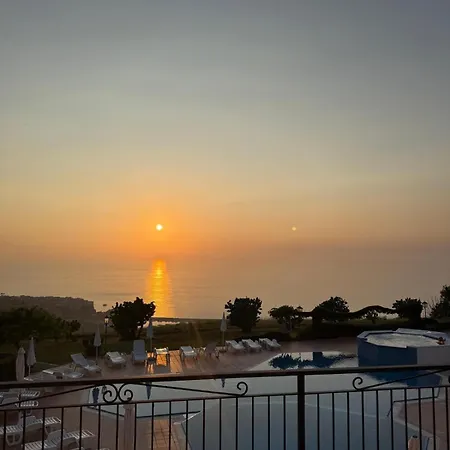 On Hill 2 アパート *