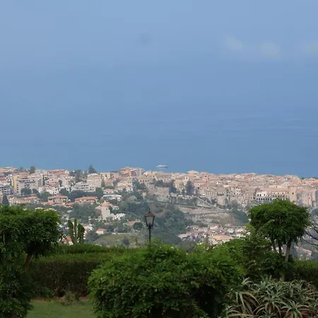 On Hill 2 Parghelia